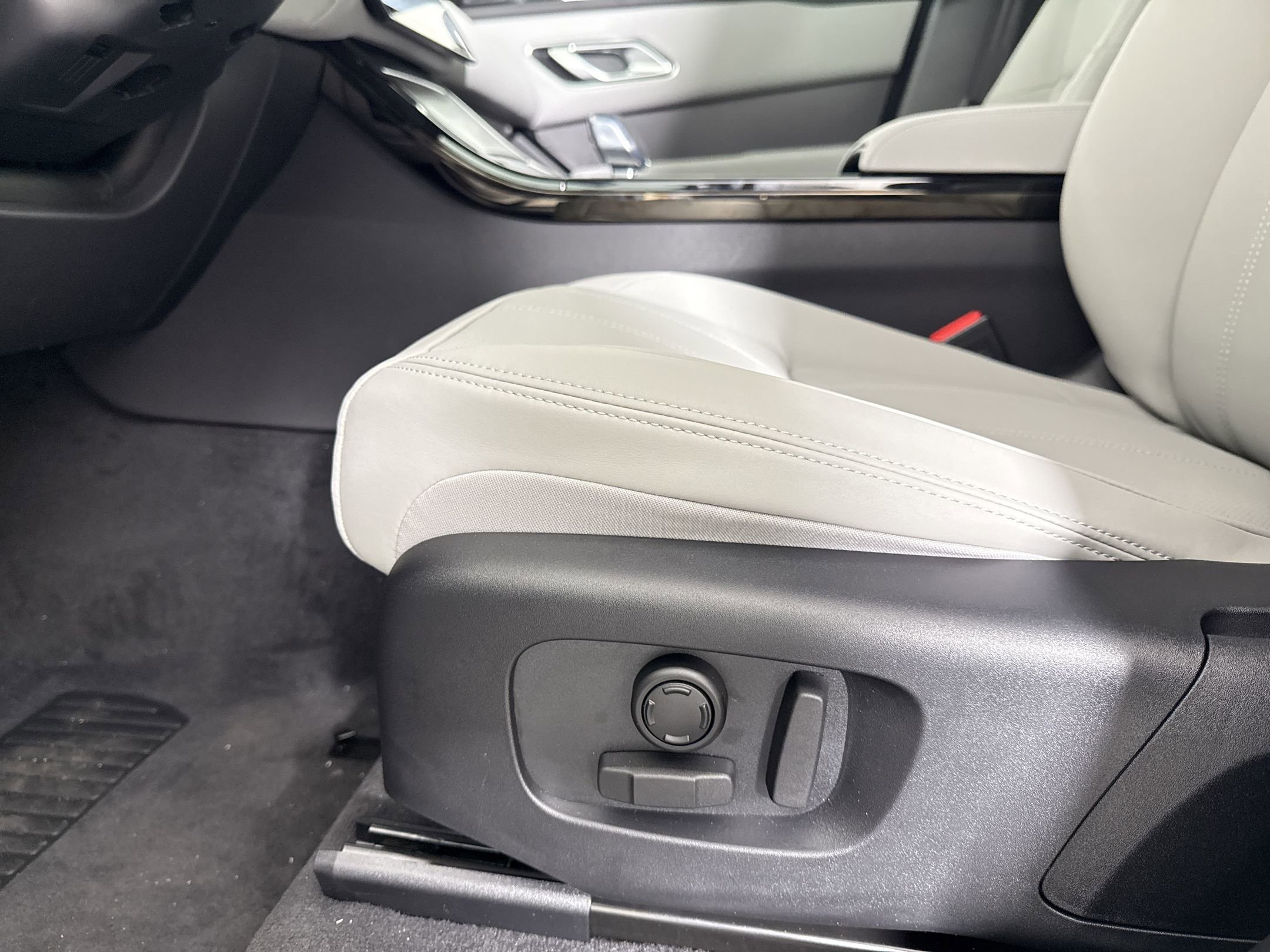 2026 Land Rover Range Rover Velar S