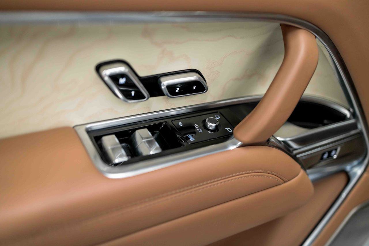 2024 Land Rover Range Rover SV