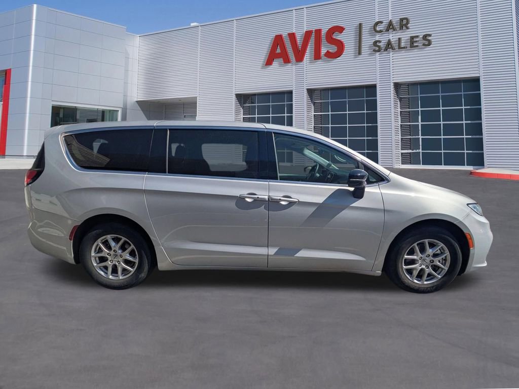 2024 Chrysler Pacifica Touring-L
