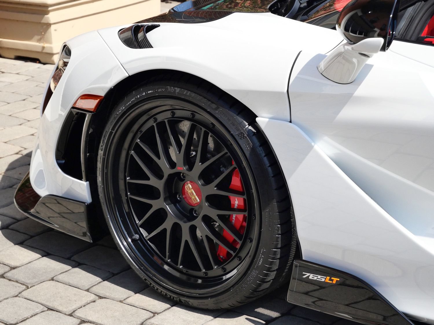 Used 2022 McLaren 765LT photo 14