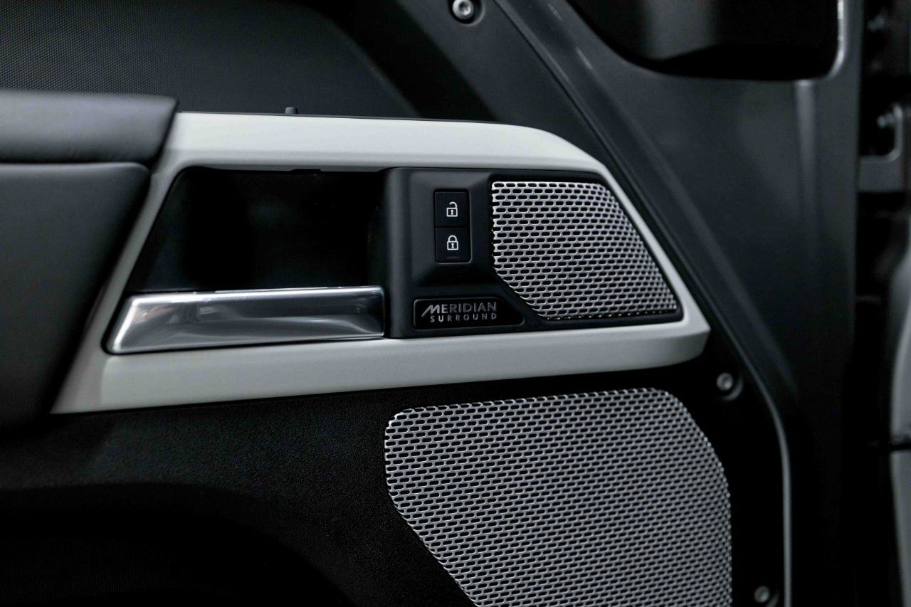 2023 Land Rover Defender 130 SE