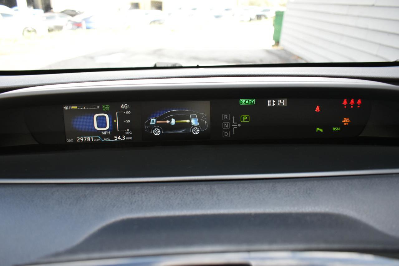 2022 Toyota Prius LE