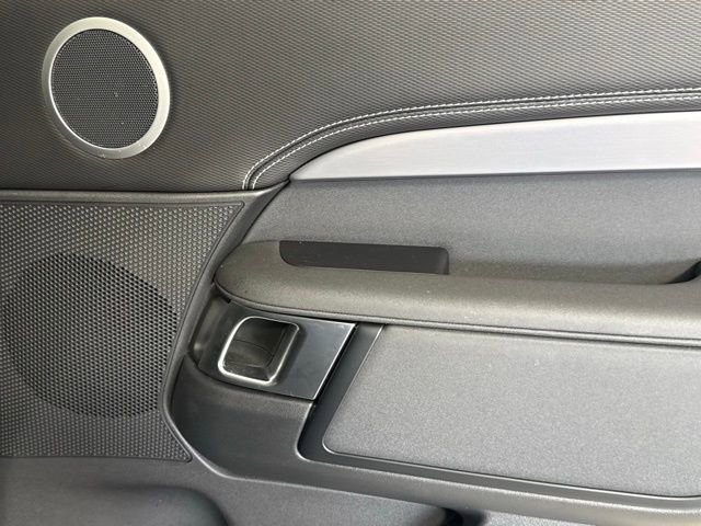 2025 Land Rover Discovery Dynamic SE