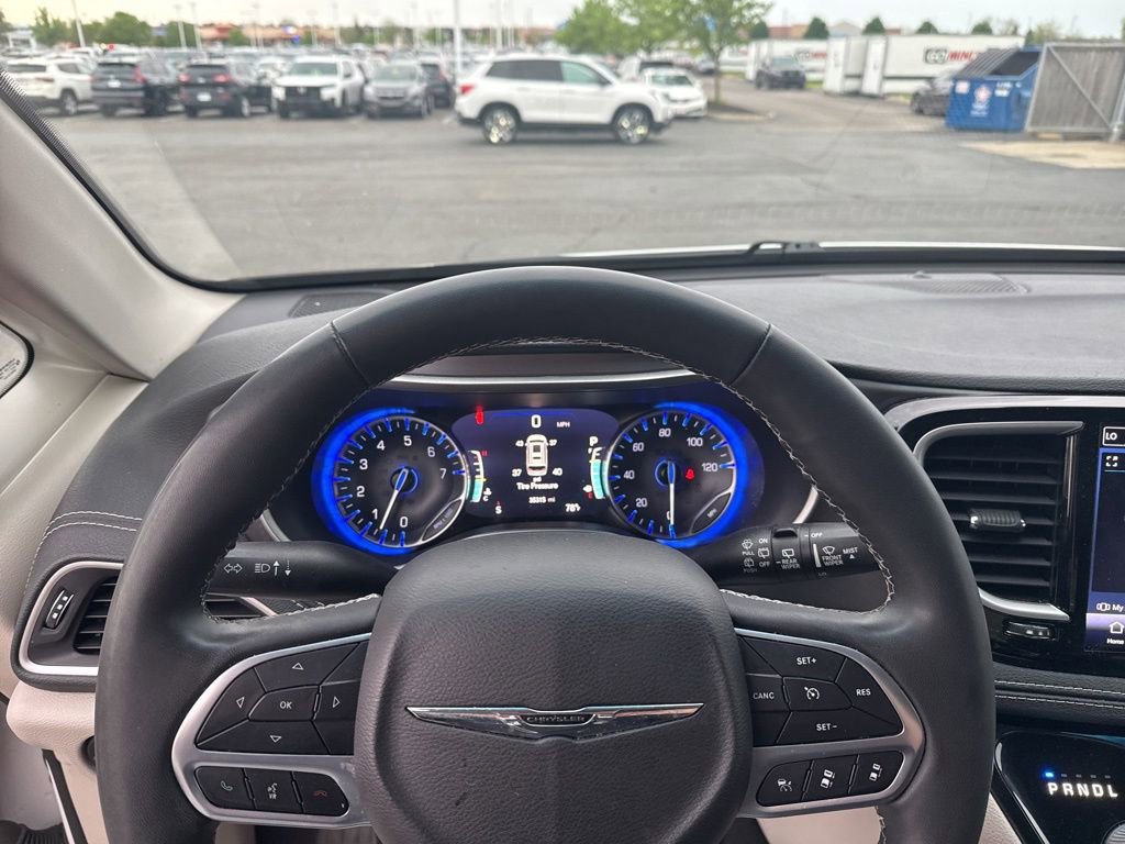 2022 Chrysler Pacifica Touring-L