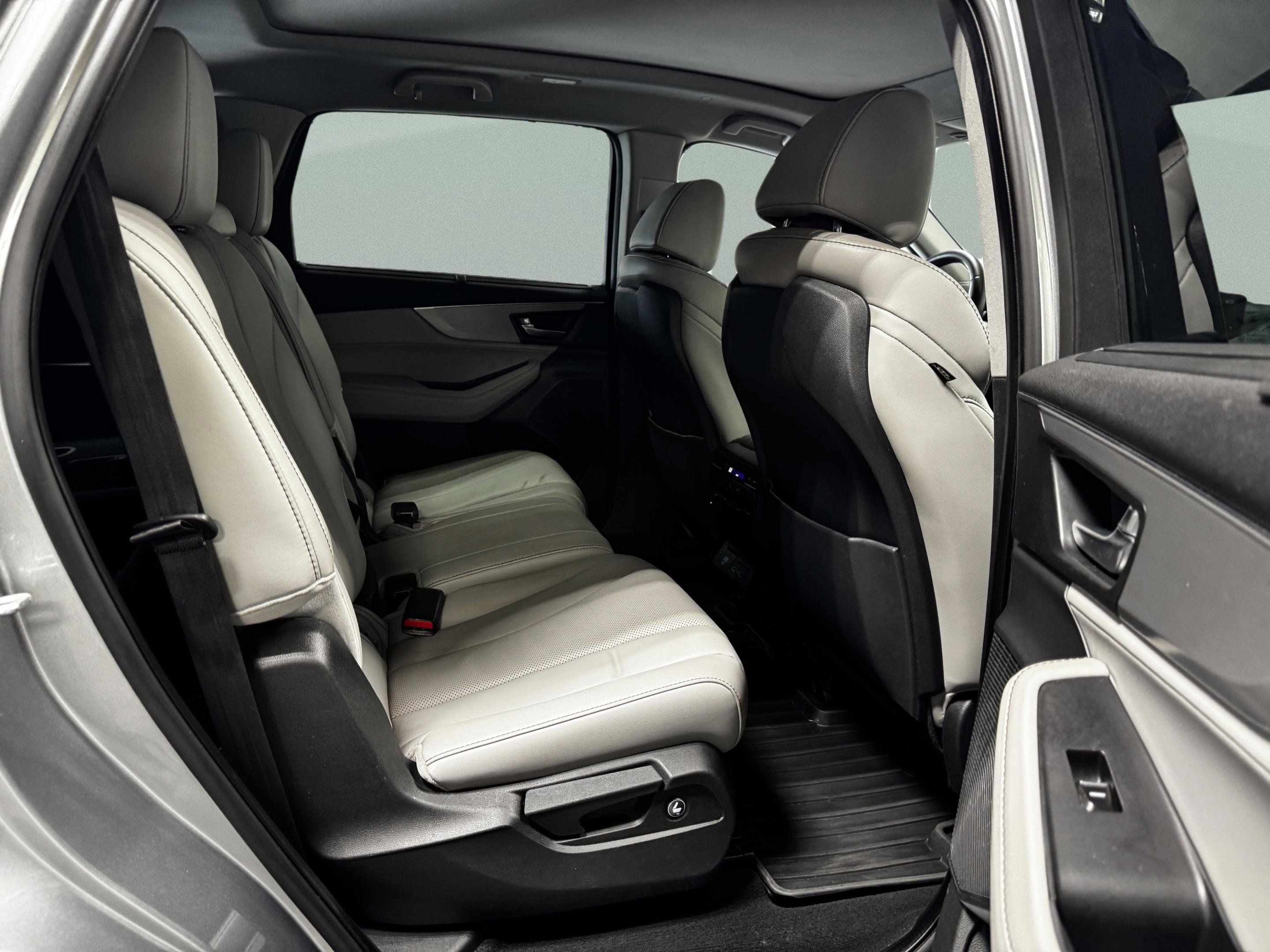 2023 Acura MDX FWD w/ Technology Package