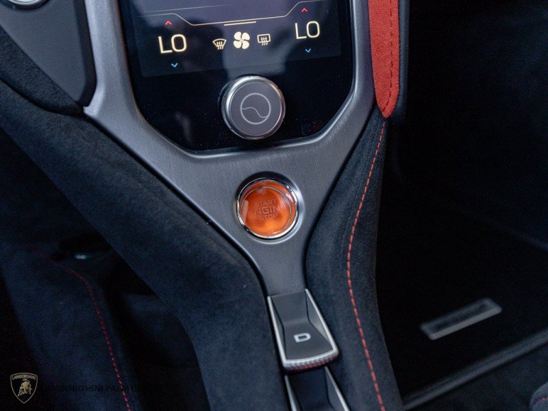 Used 2026 McLaren 750S photo 21