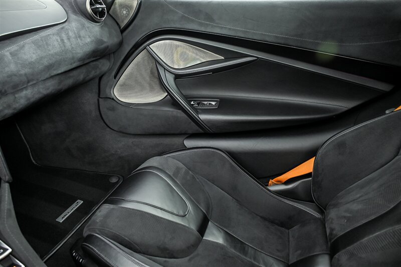 Used 2019 McLaren 720S Performance photo 35