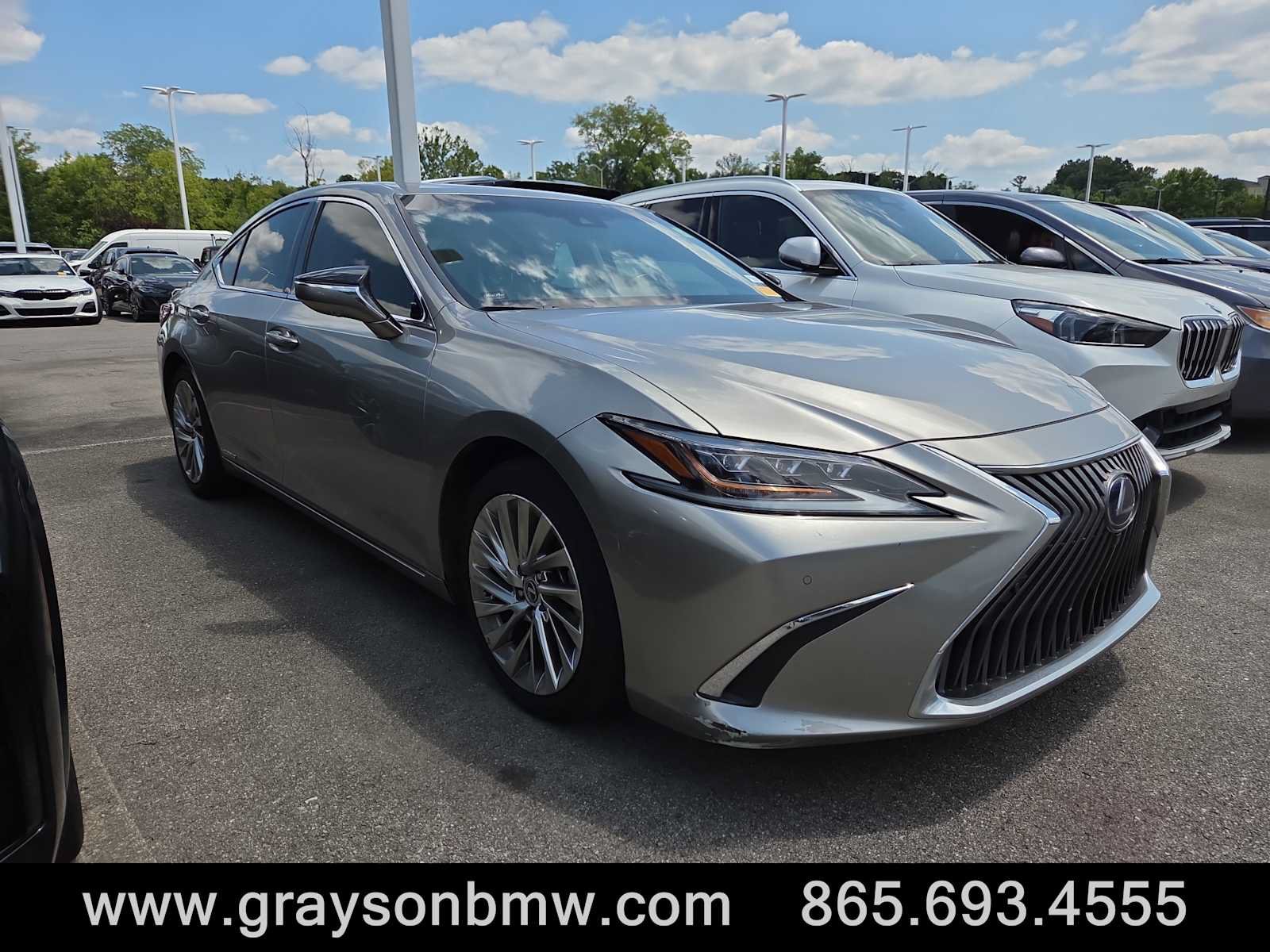 Used 2020 Lexus ES 300h Ultra Luxury w/ Accessory Package 2