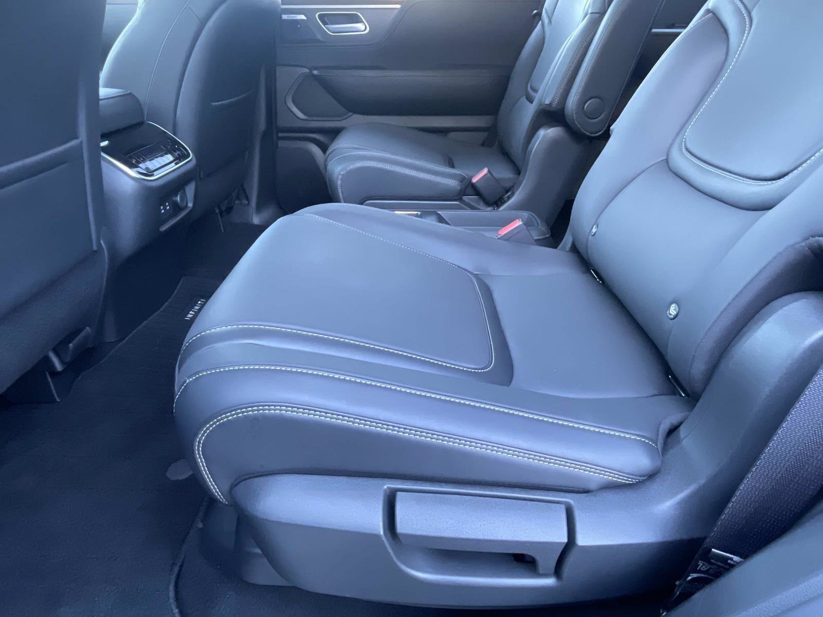 2025 INFINITI Qx80 Pure