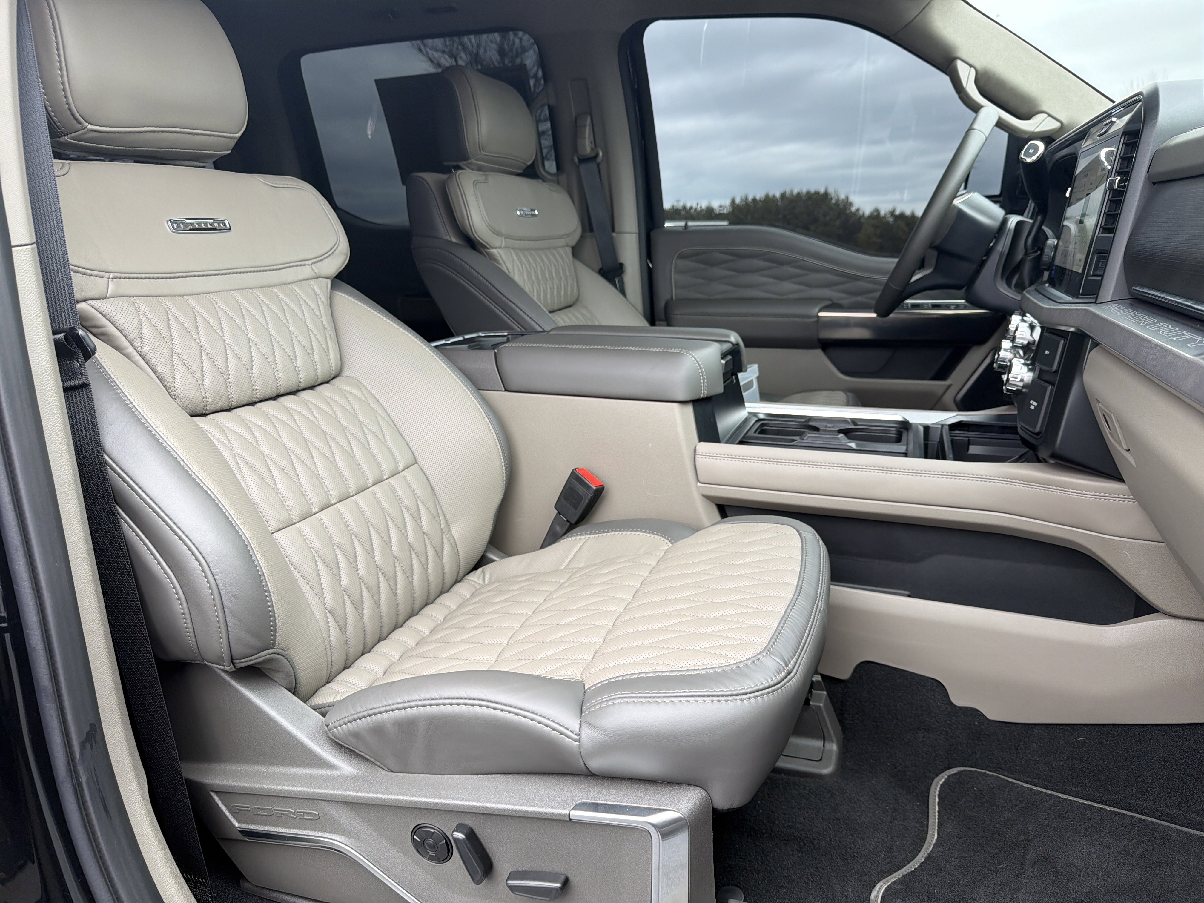 2025 Ford F450 Platinum