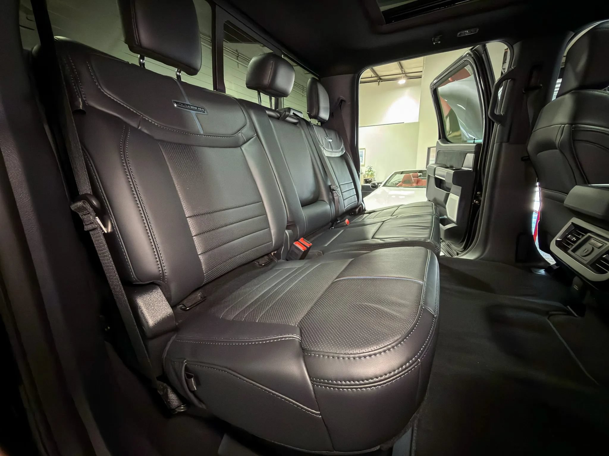 2026 Ford F-450 Super Duty Platinum - Photo 23