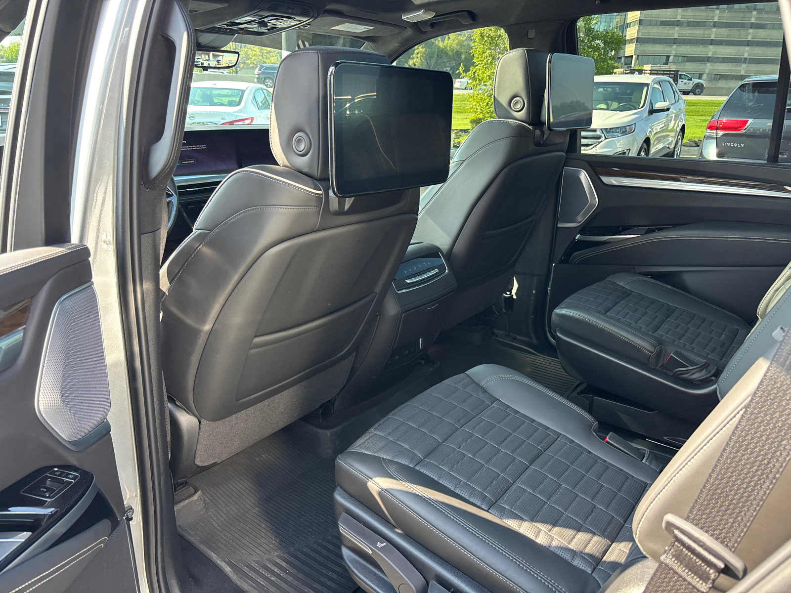 2025 Cadillac Escalade Sport Platinum