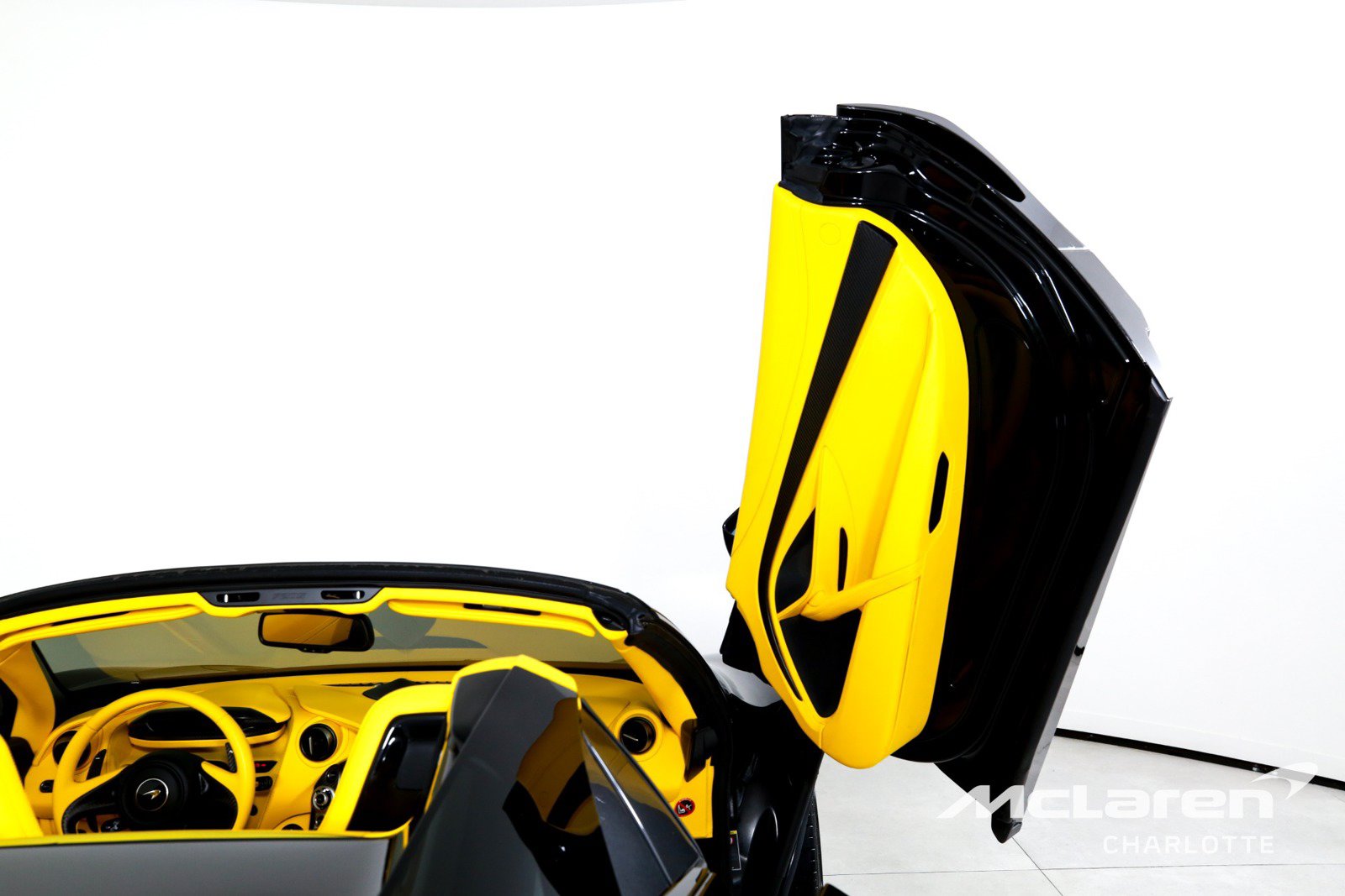 Used 2022 McLaren 720S Spider photo 19