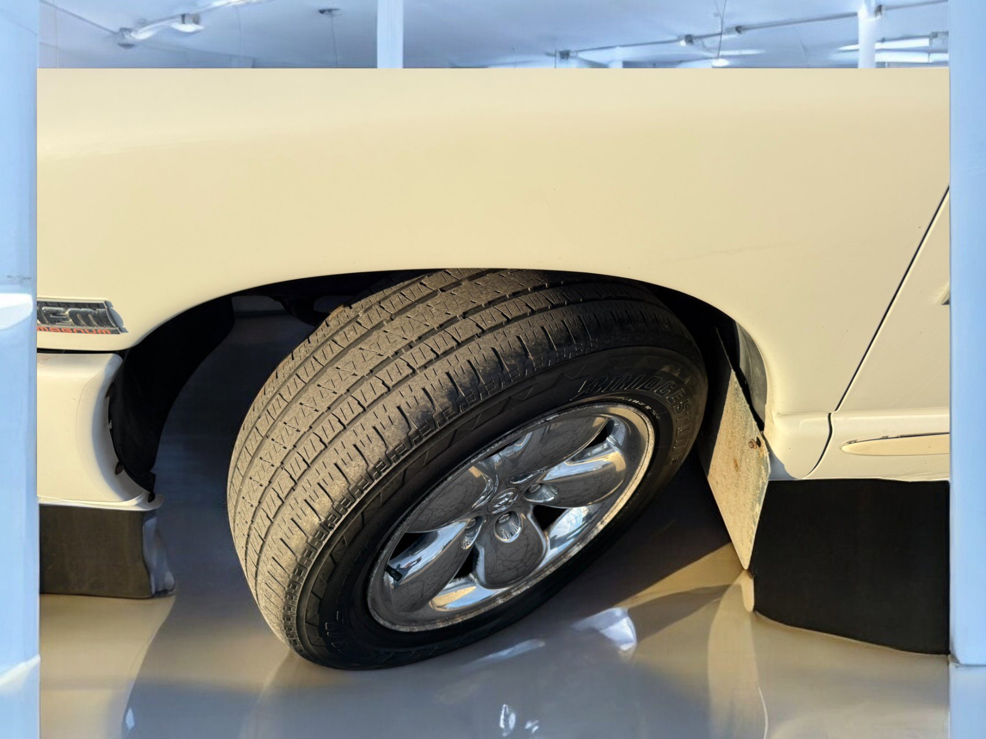 2005 Dodge Ram 1500 Truck SLT