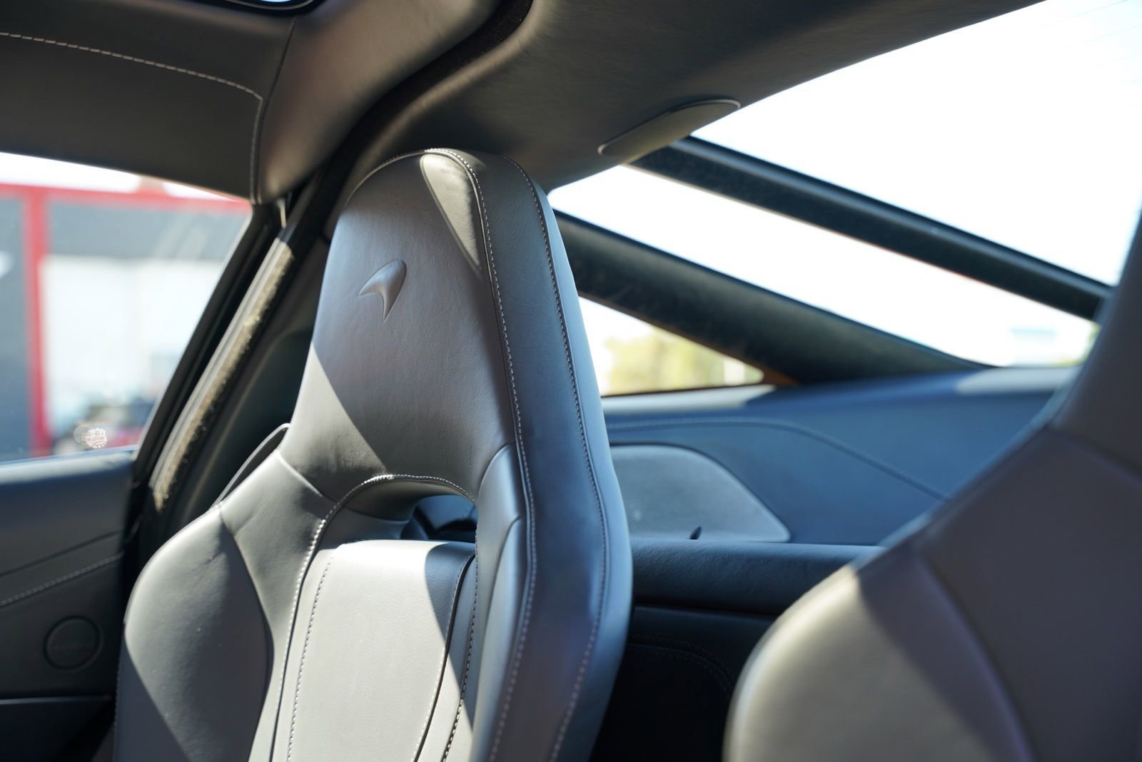 Used 2018 McLaren 720S Luxury photo 12