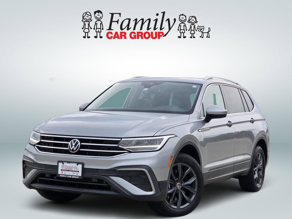 Used 2023 Volkswagen Tiguan SE w/ Panoramic Sunroof Package