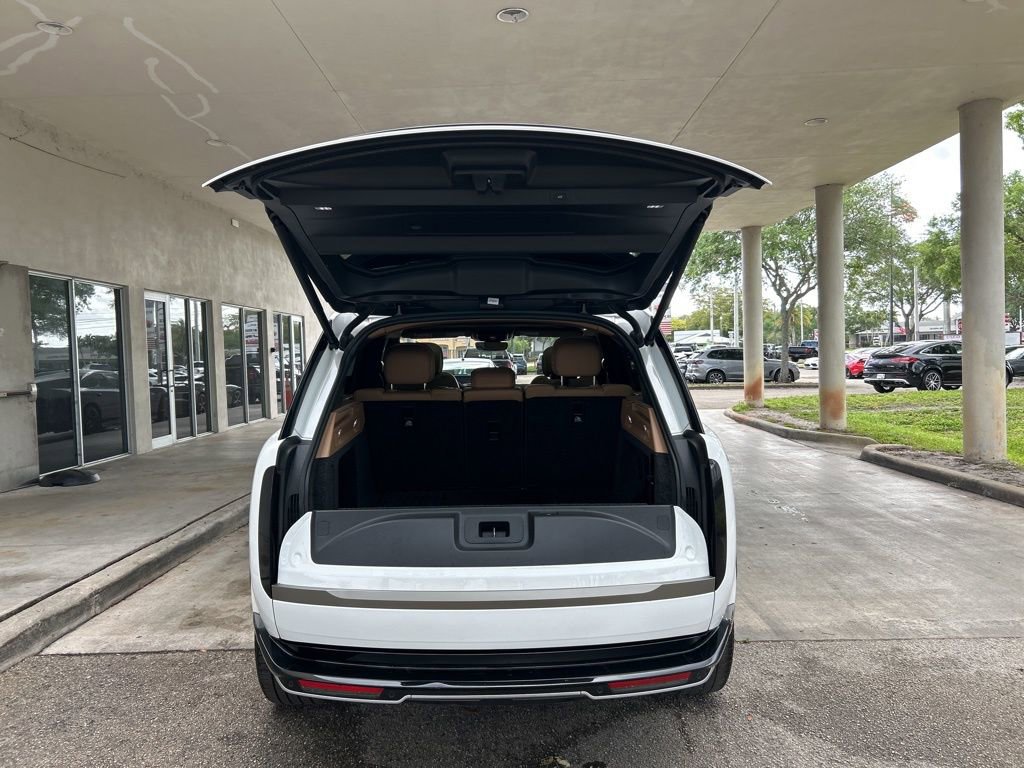 2023 Land Rover Range Rover SE