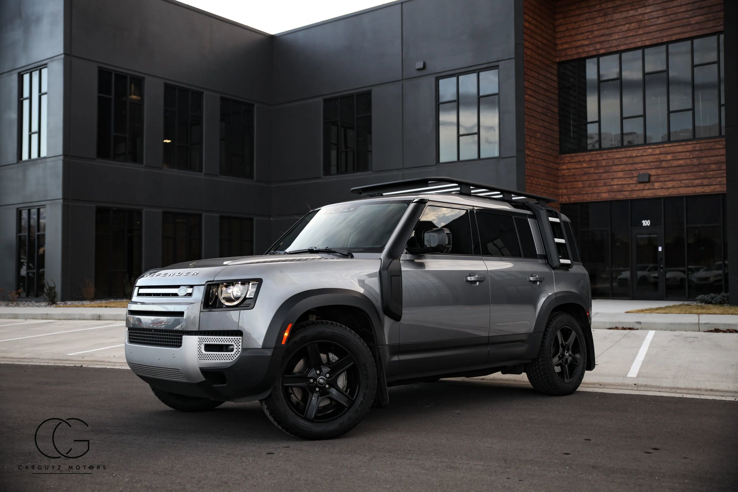 2022 Land Rover Defender 110 SE