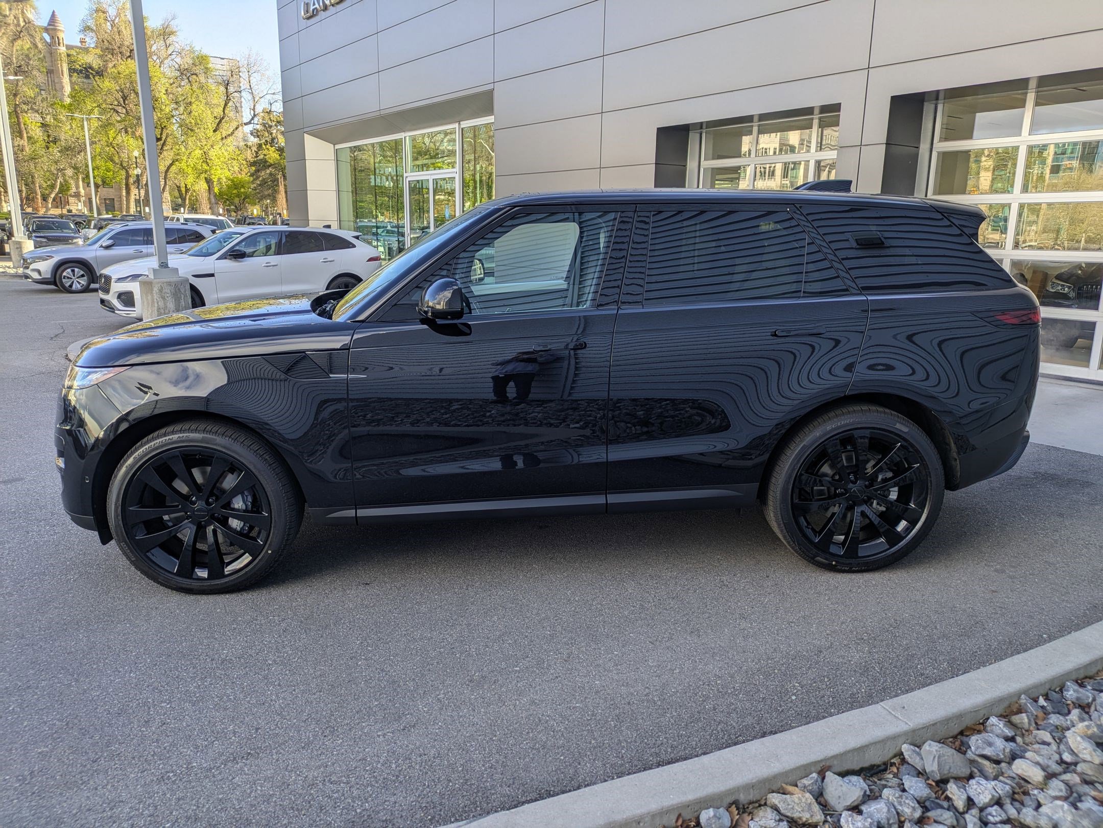 2026 Land Rover Range Rover Sport SE