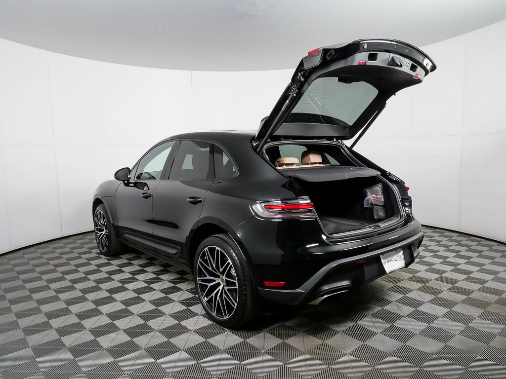 2023 Porsche Macan Turbo