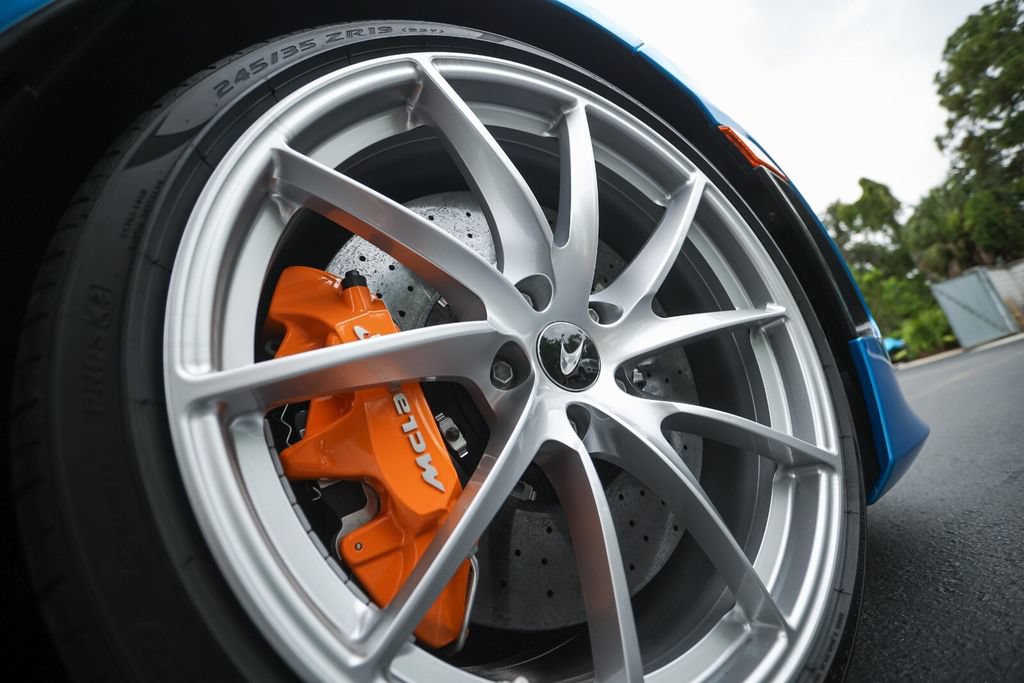 Used 2022 McLaren 720S Performance photo 13
