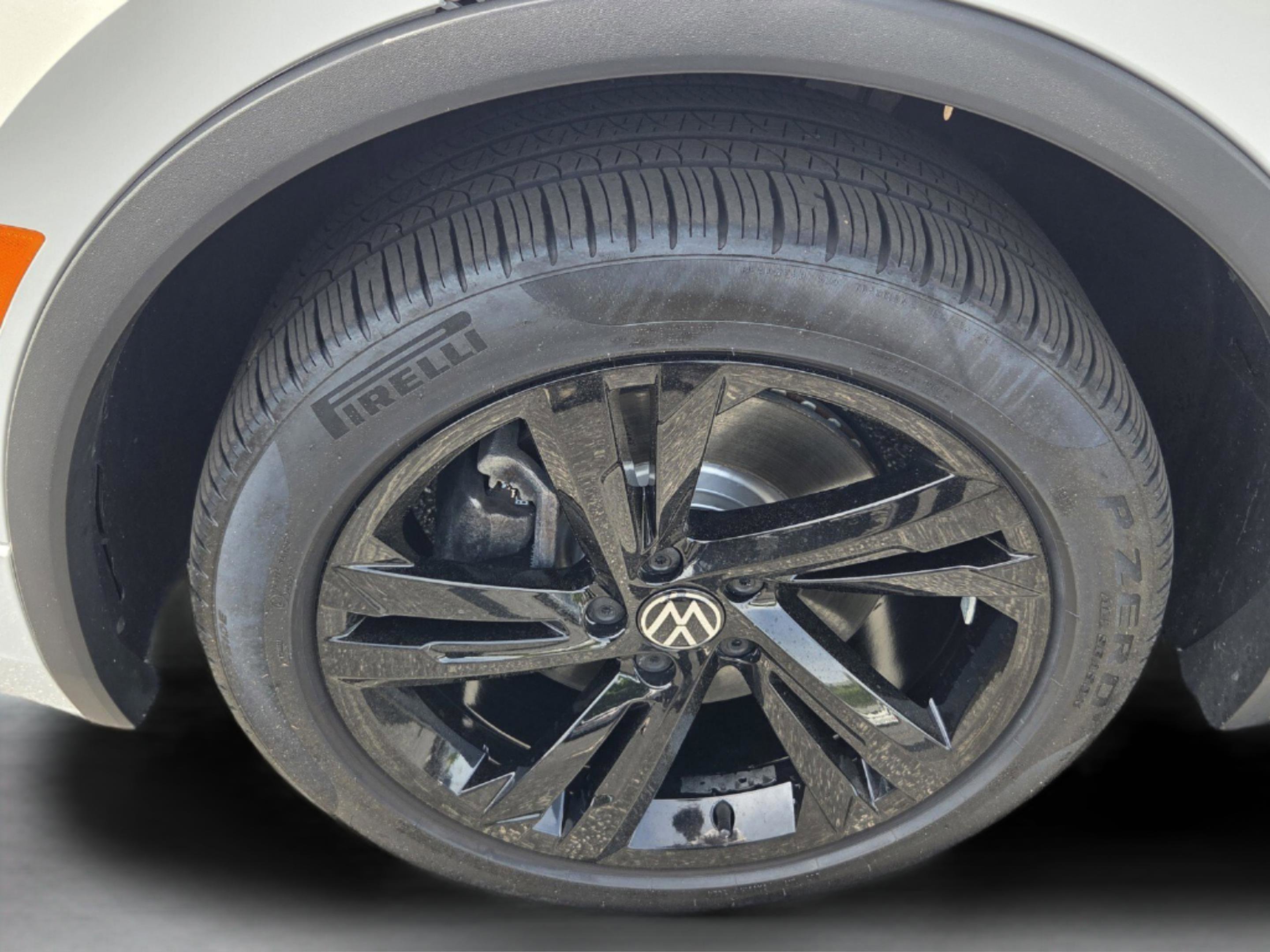 2024 Volkswagen Tiguan SE R-Line