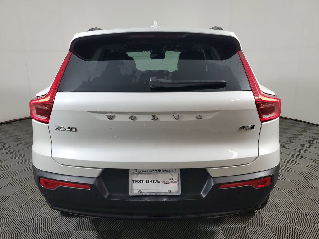 2026 Volvo Xc40 B5 Core