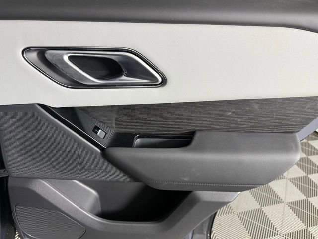 2026 Land Rover Range Rover Velar Dynamic SE