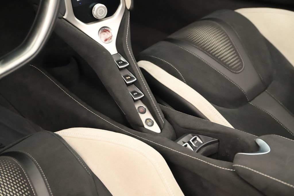 Used 2024 McLaren 750S Spider photo 17