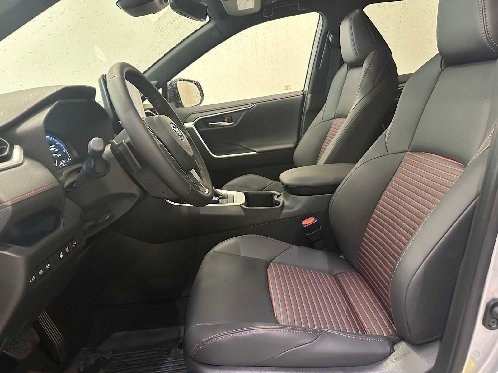 2025 Toyota RAV4 XSE