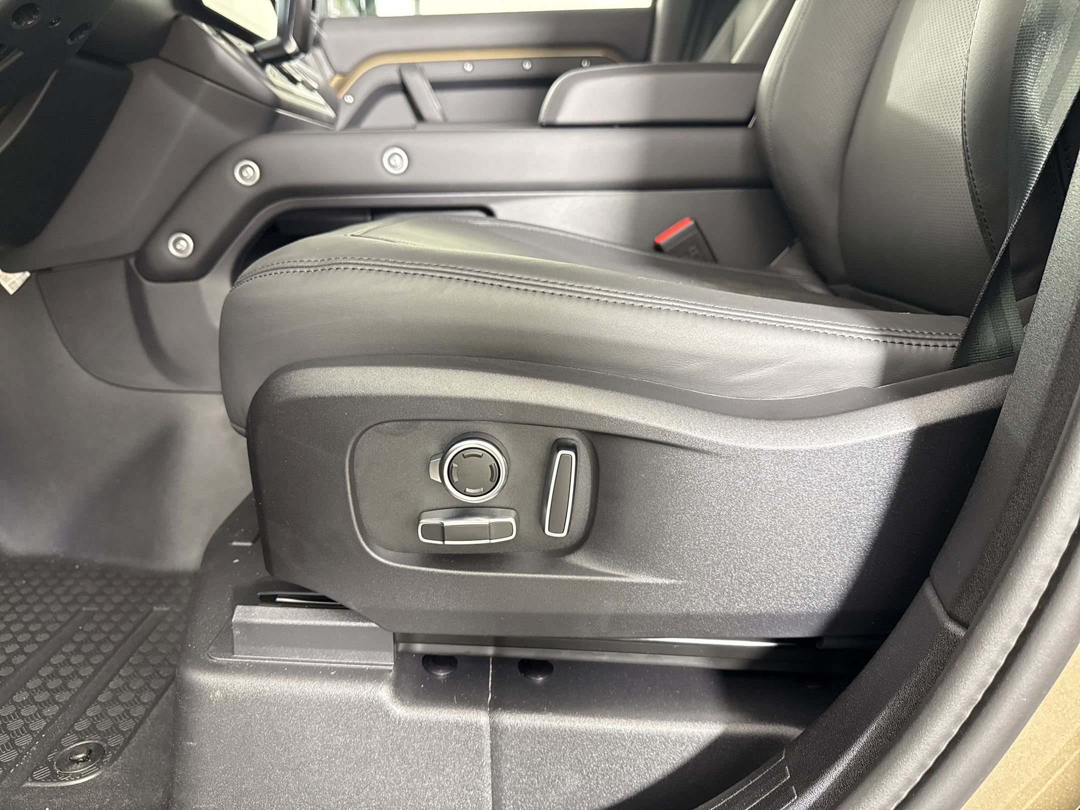 2026 Land Rover Defender 130 S