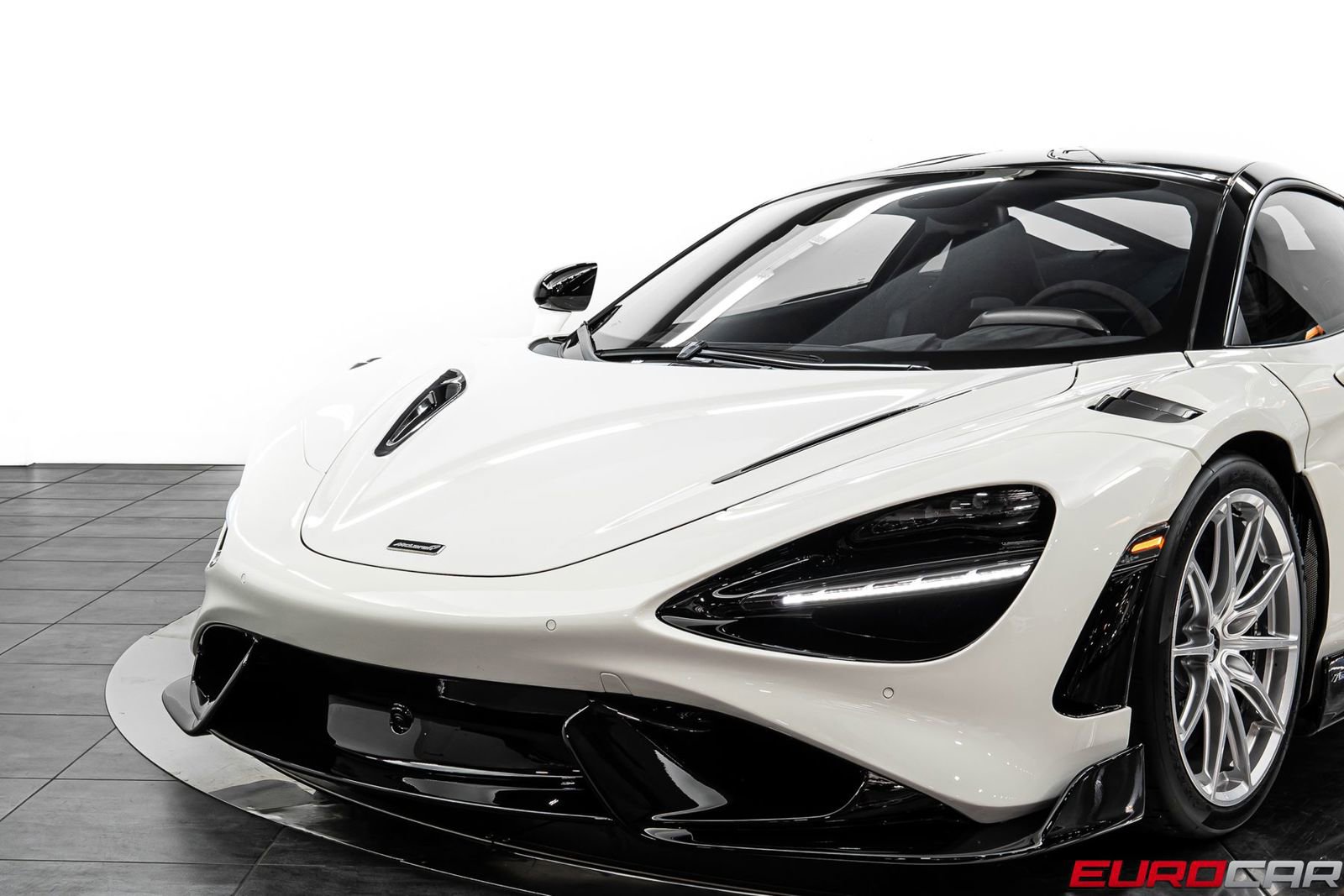 Used 2021 McLaren 765LT photo 14