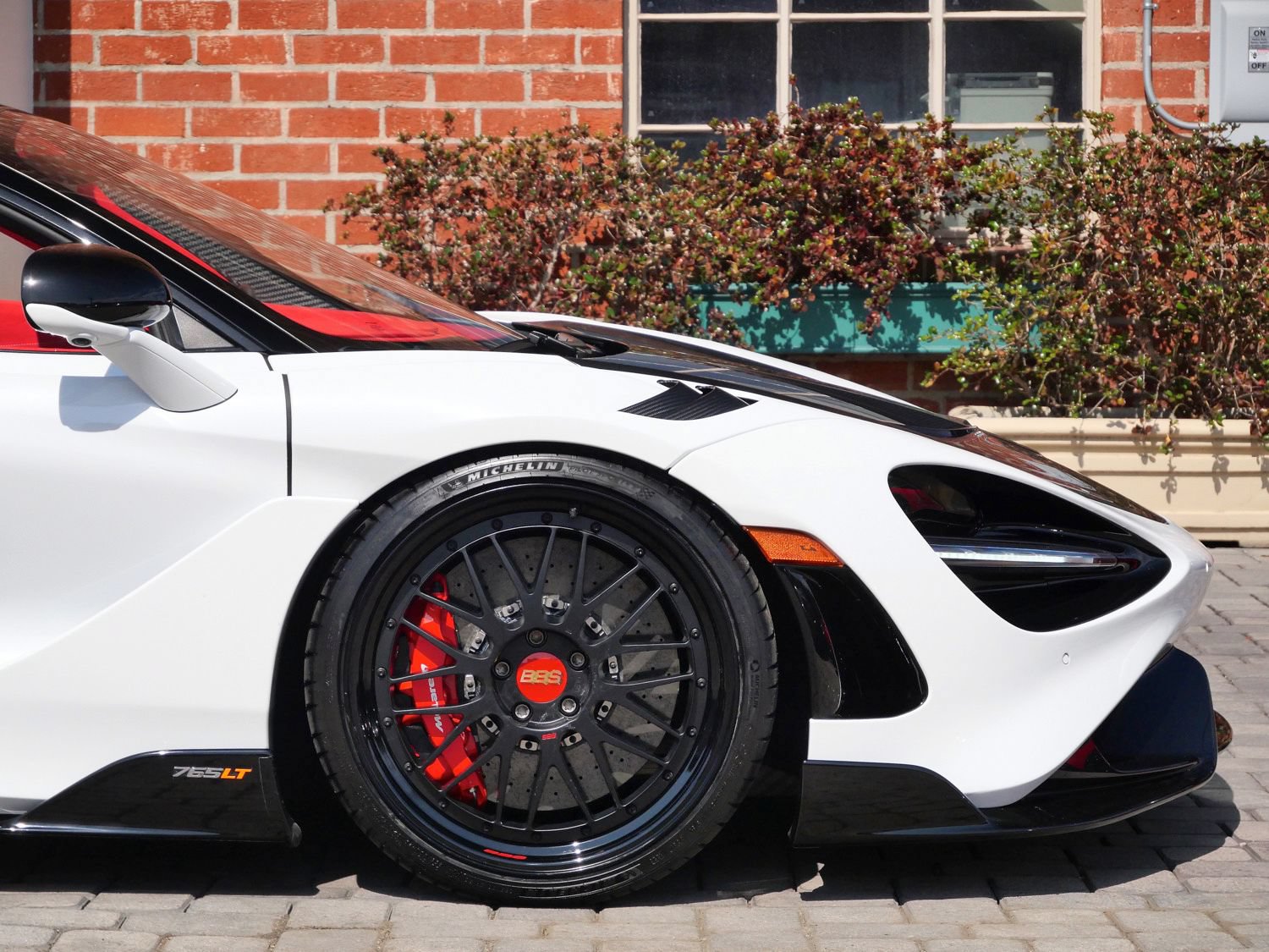Used 2022 McLaren 765LT photo 7