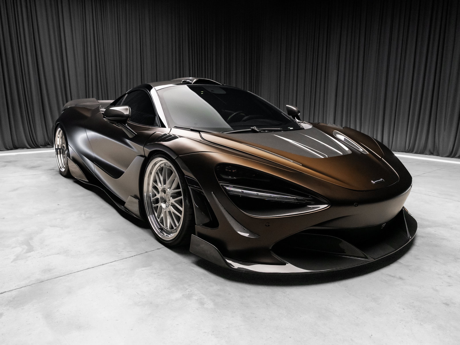 Used 2018 McLaren 720S Luxury photo 11