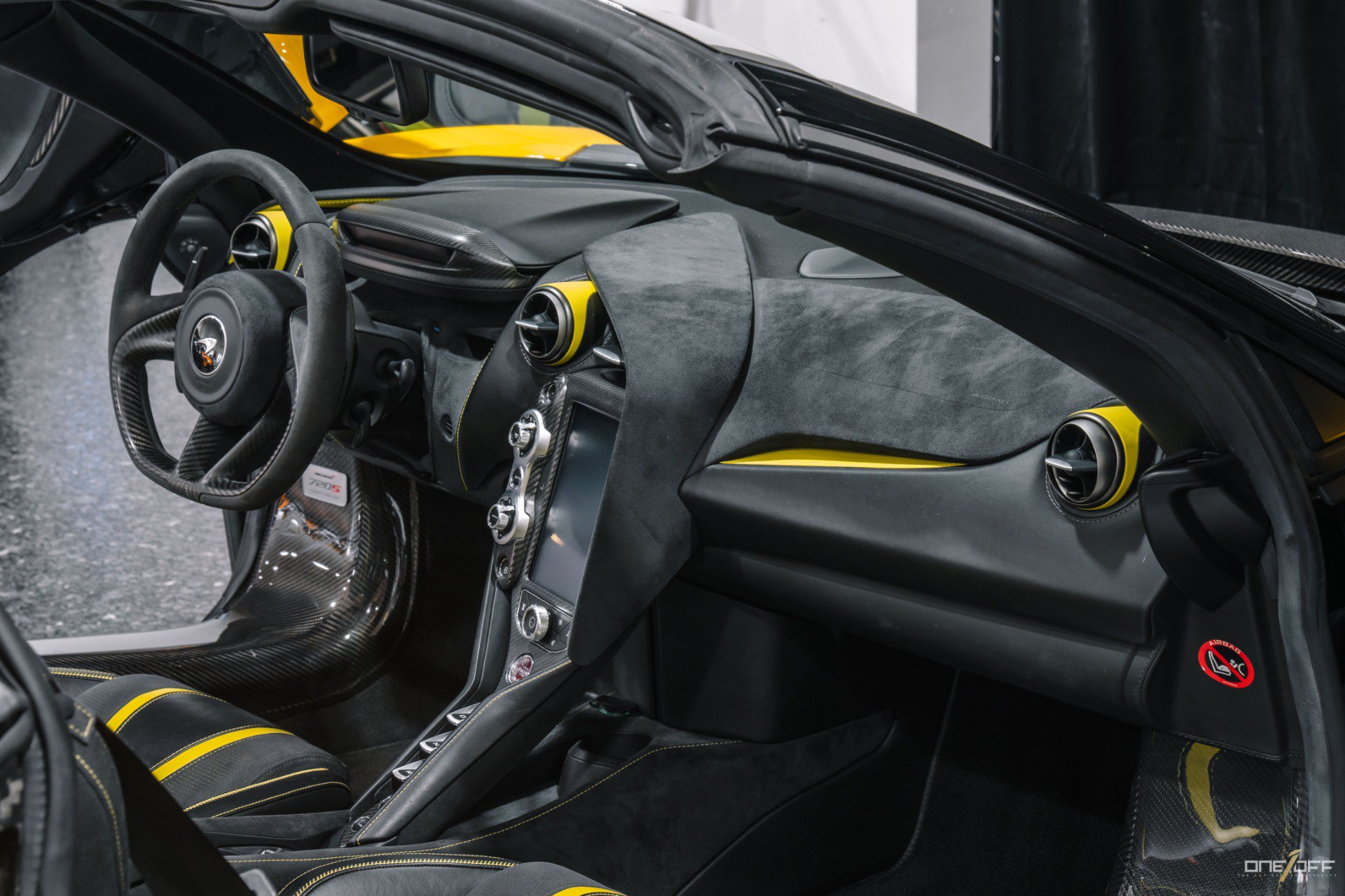 Used 2020 McLaren 720S Performance photo 33