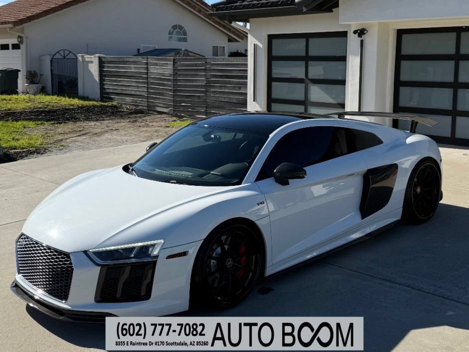 Used 2017 Audi R8 V10 w/ Carbon Exterior Package