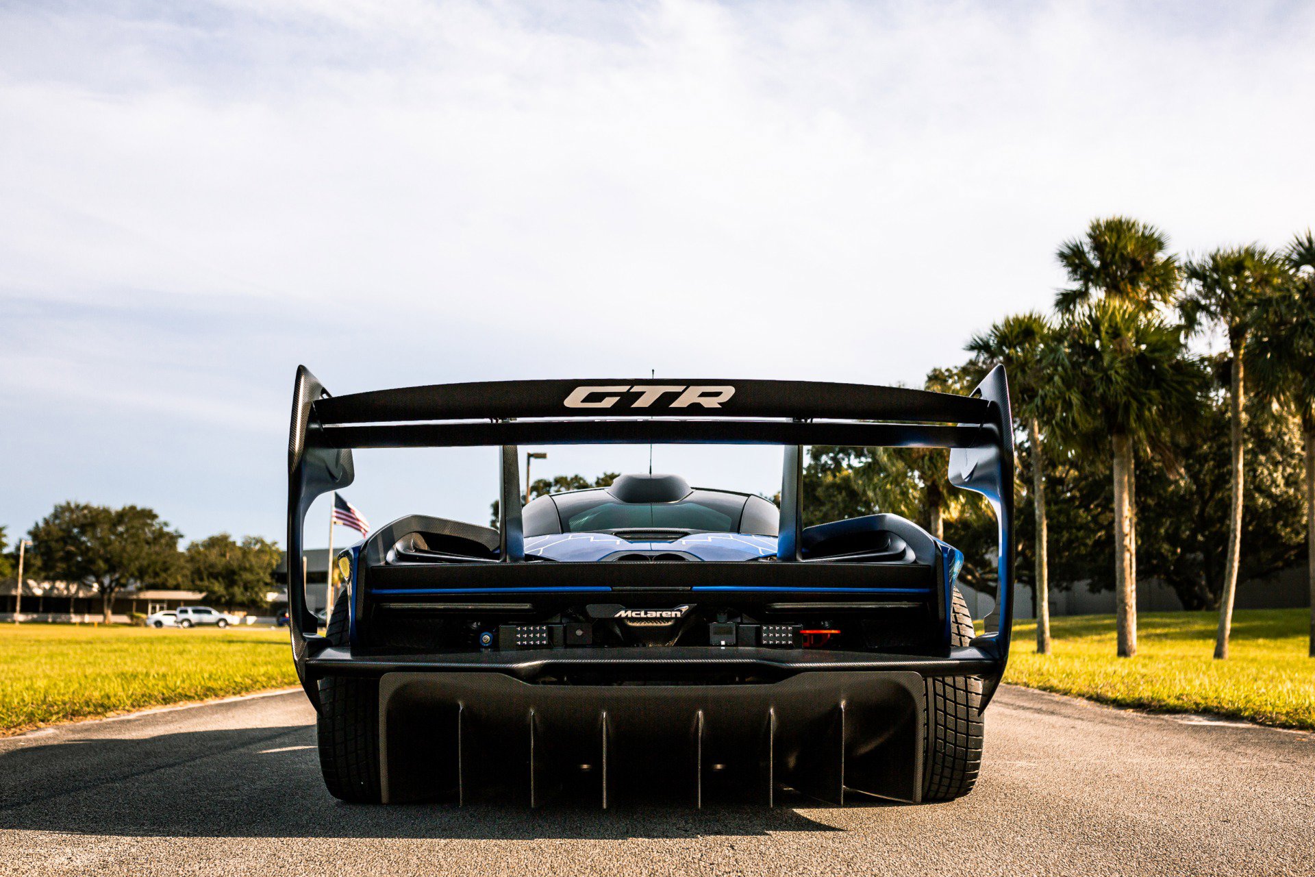 Used 2020 McLaren Senna photo 7