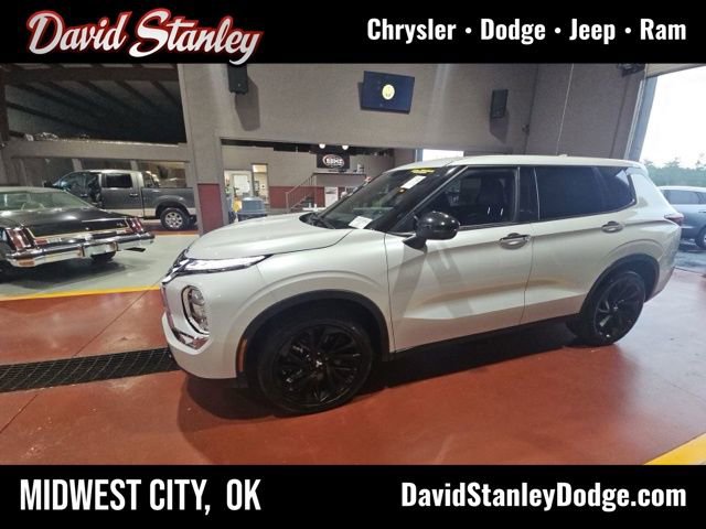 Used 2024 Mitsubishi Outlander SE Black Edition