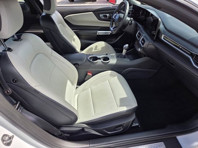 2025 Ford Mustang Premium