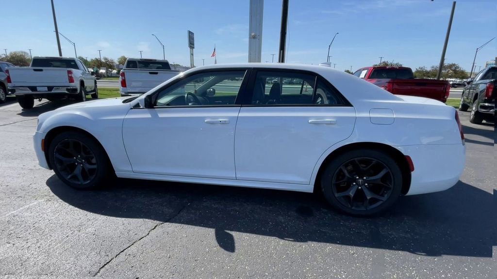 2022 Chrysler 300 Touring L