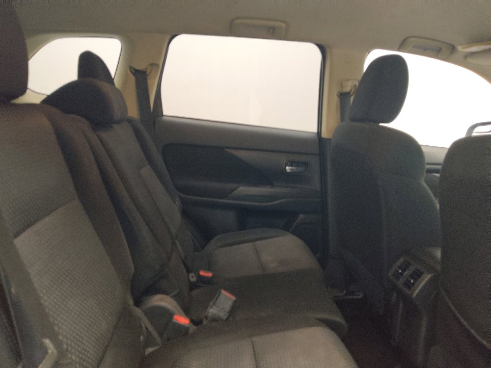 2019 Mitsubishi Outlander ES