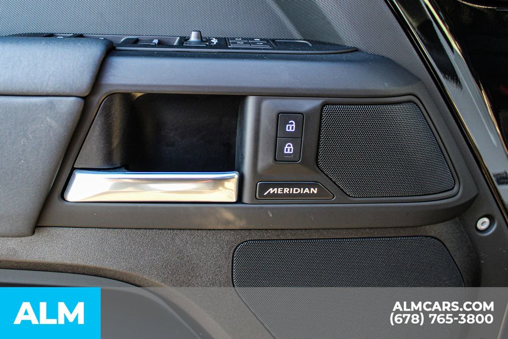 2025 Land Rover Defender 110 S