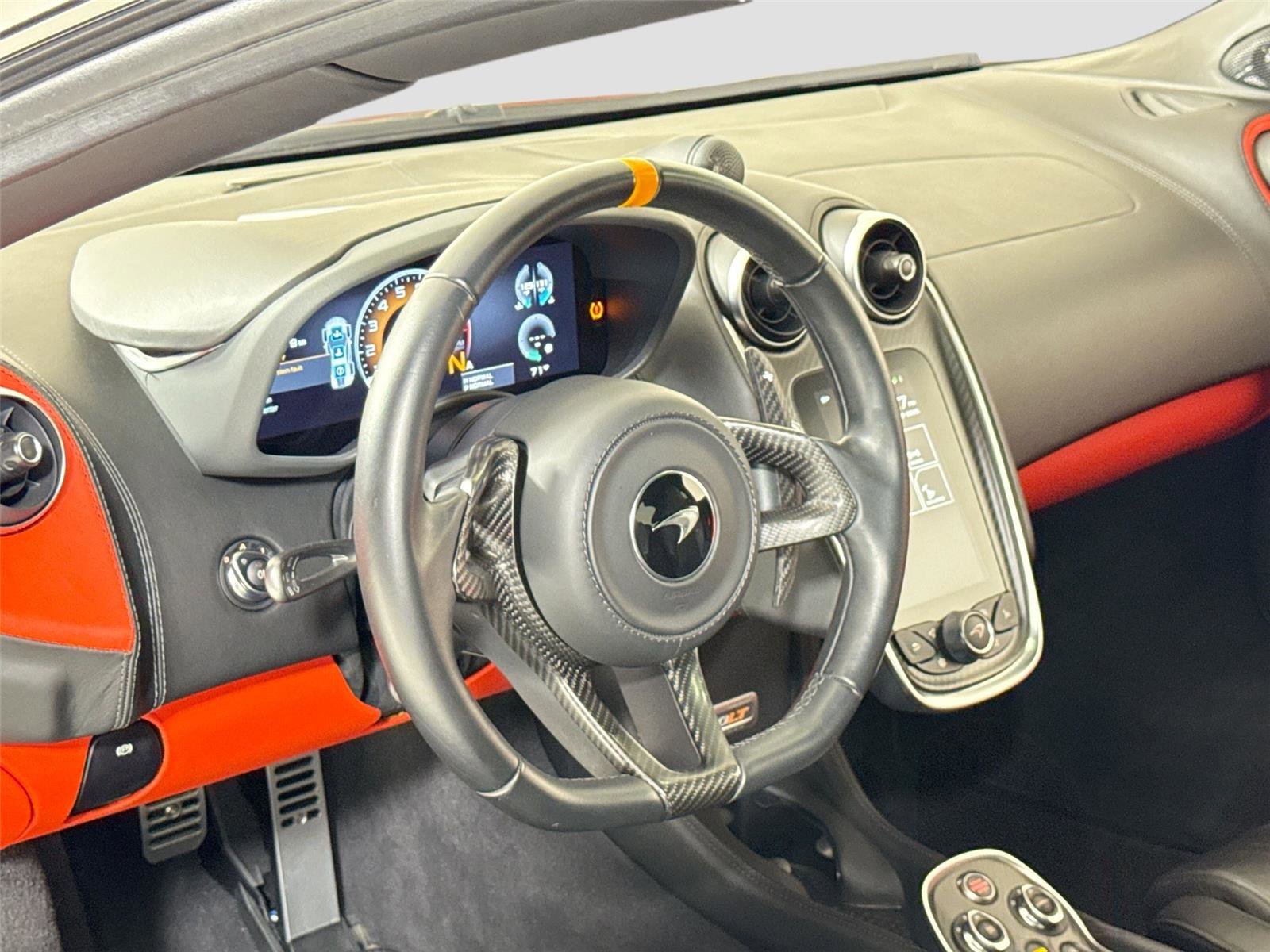 Used 2019 McLaren 600LT photo 16