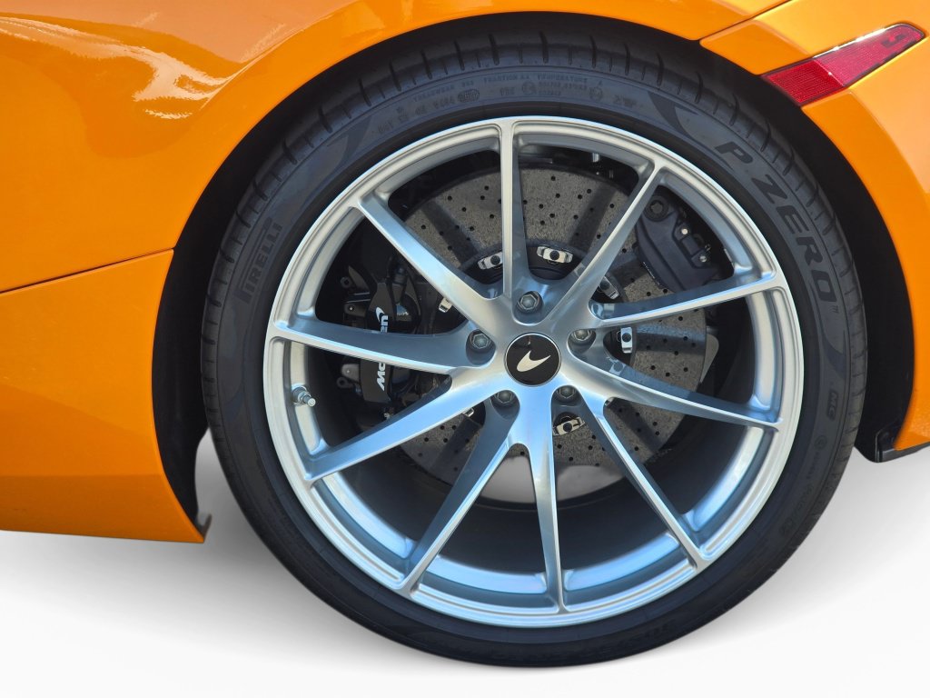 Used 2022 McLaren 720S Performance photo 32