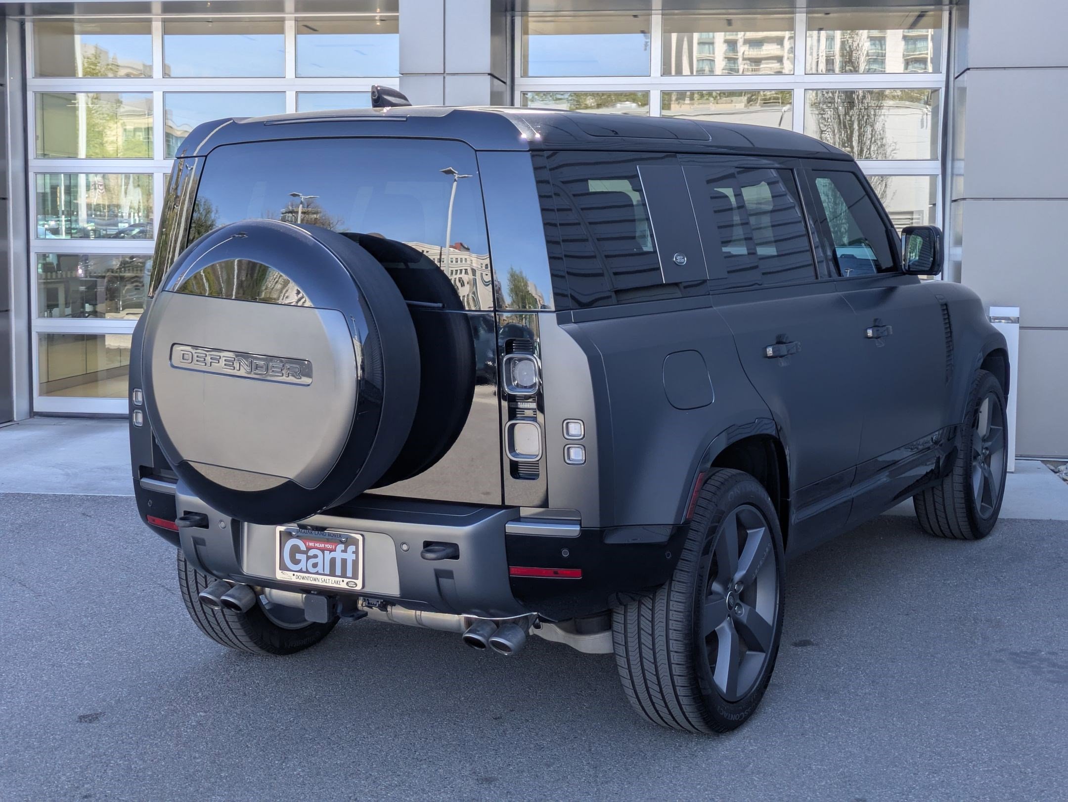 2024 Land Rover Defender 110 Carpathian Edition