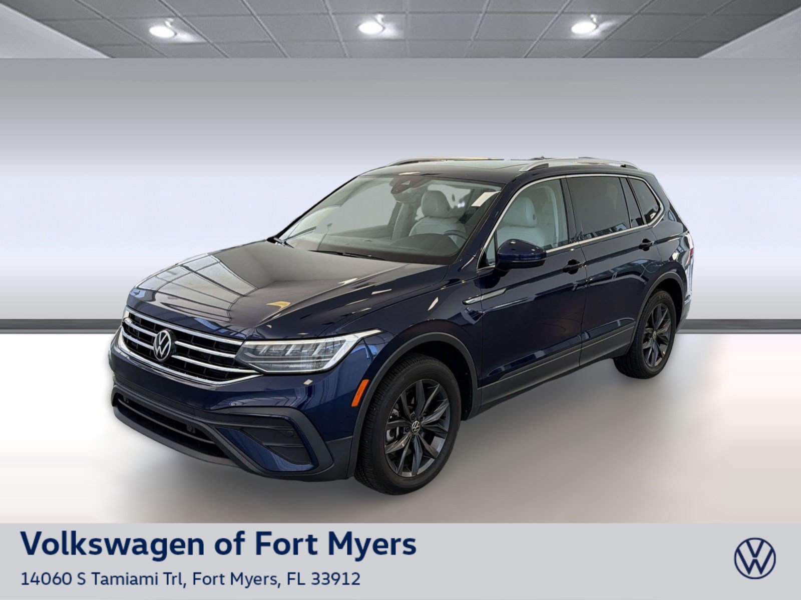 Used 2023 Volkswagen Tiguan SE w/ Panoramic Sunroof Package