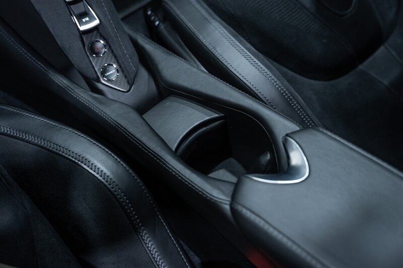 Used 2018 McLaren 720S Performance photo 43