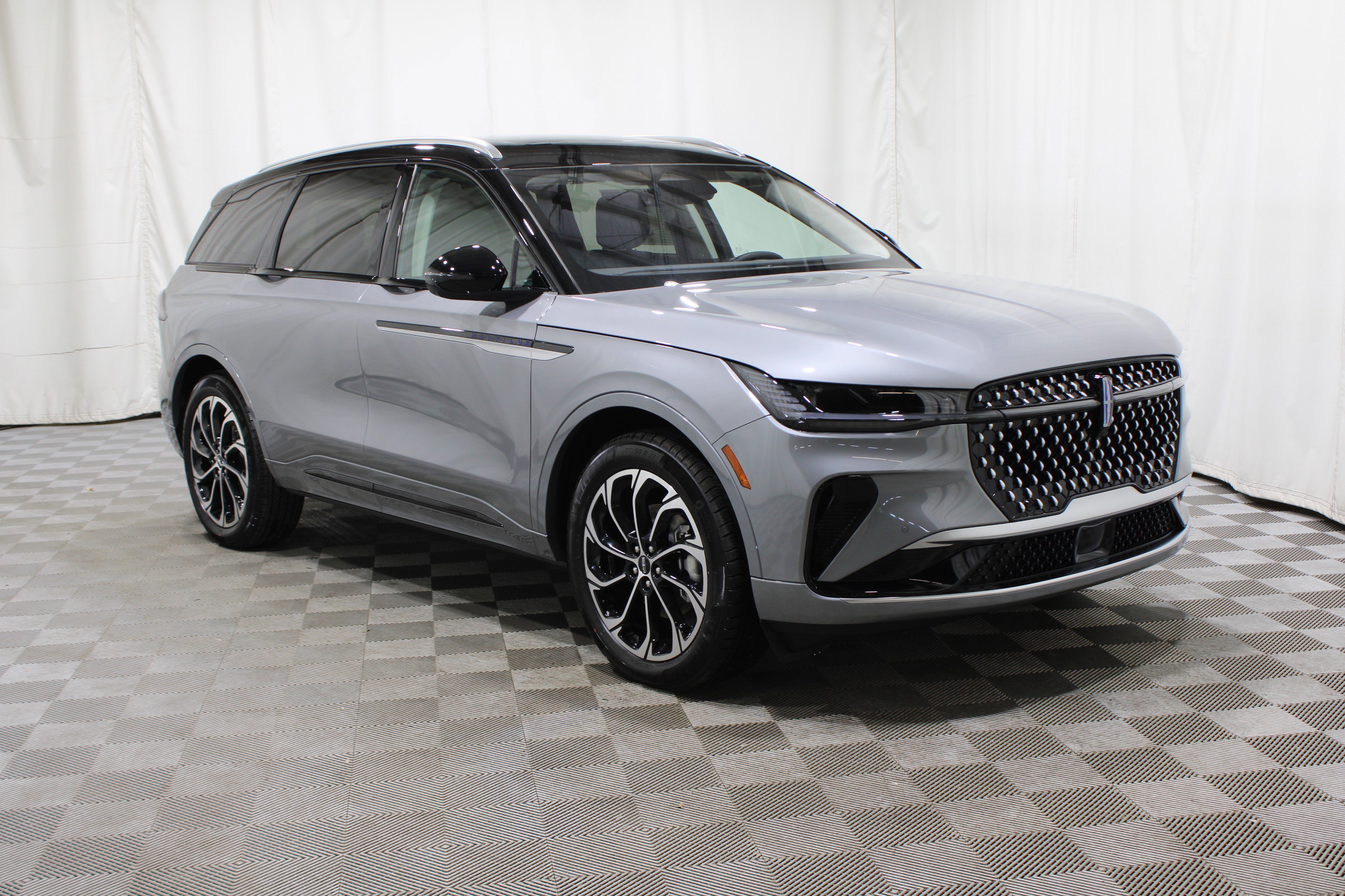 Used 2025 Lincoln Nautilus Reserve