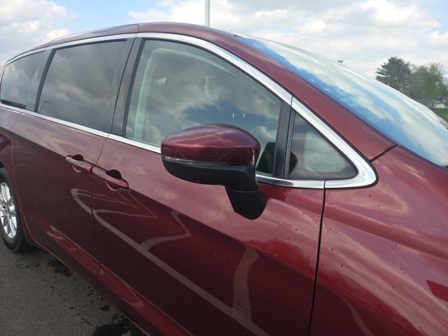 2023 Chrysler Pacifica Touring-L