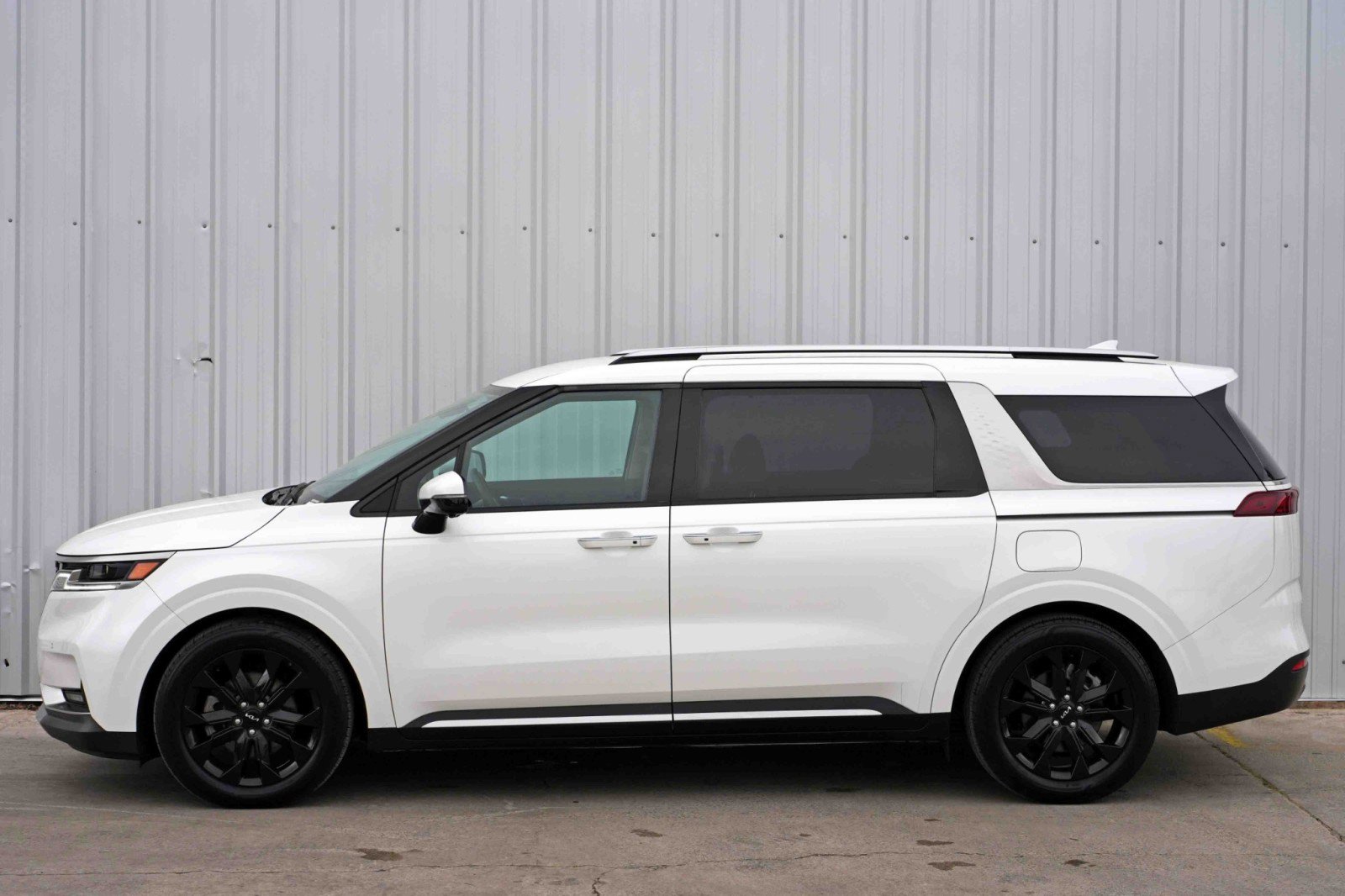 2024 Kia Carnival SX